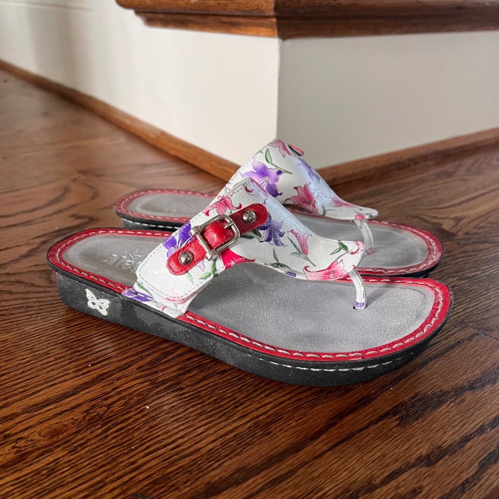Alegria Vanessa Floral Leather Thong Sandals Red Buckle VAN-322 Size 38